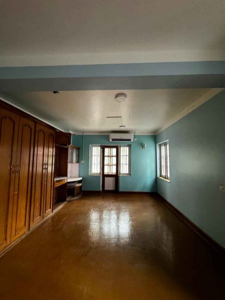 Semi-commercial House On Rent At Kupandol 