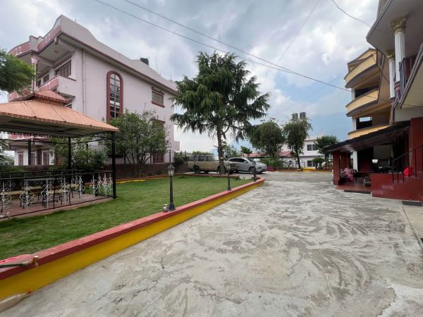 9 Room House for Rent in Chandragiri