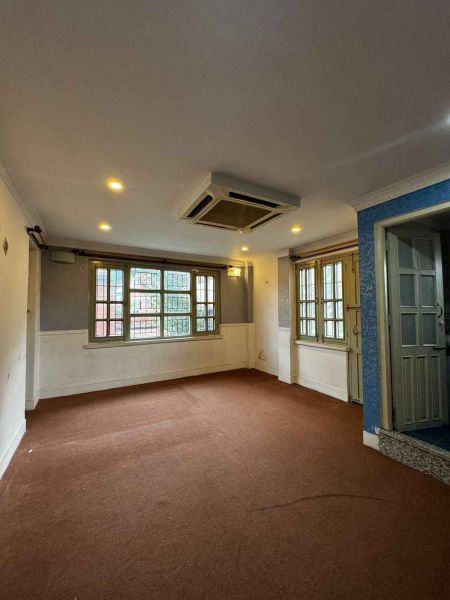 5BHK Semi-Furnished House On Rent At Baluwatar 