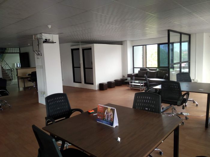 Full furnished office in rent at commercial building RB tower  lazimpant