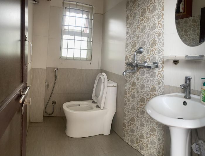 Beautiful 5 Bedroom House in Gothatar