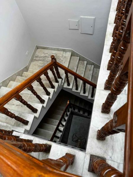 Semi-commercial House On Rent At Kupandol 