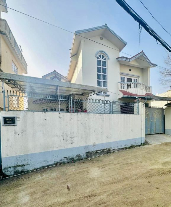 Bungalow on sale at Golfutar