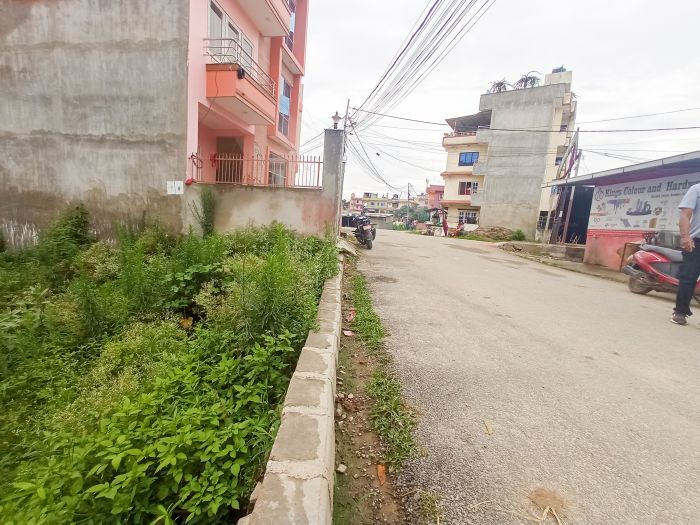 Land on sale 250m form sano gau bhatvateni