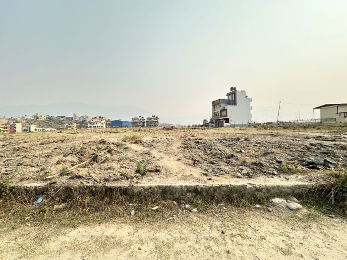 Yakdam  akarsak  jagga bikrima 4 dek 10 ana samma ko tukra haru bikrima