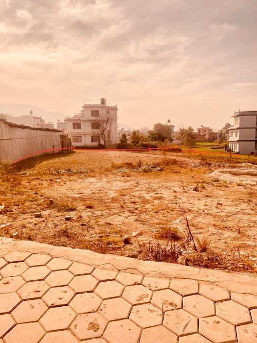 Land around 3 ropani on rent at sirutar main road