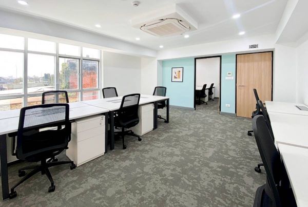 Workspaces, services and support to help you work better in Regus IT Plaza