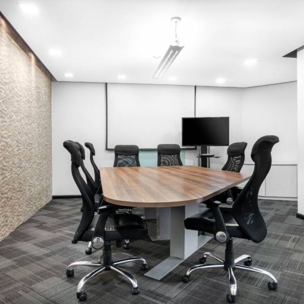 Workspaces, services and support to help you work better in Regus Trade Tower