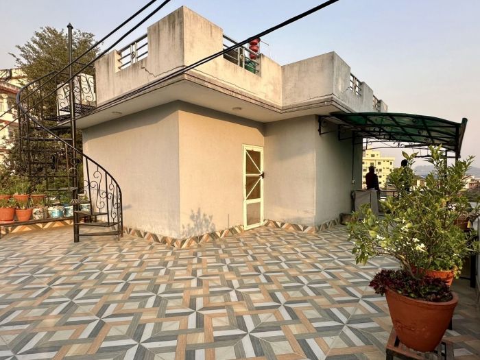 Duplex house on sale at Rudreshwor