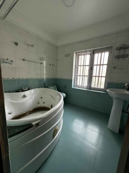 Semi-commercial House On Rent At Kupandol 