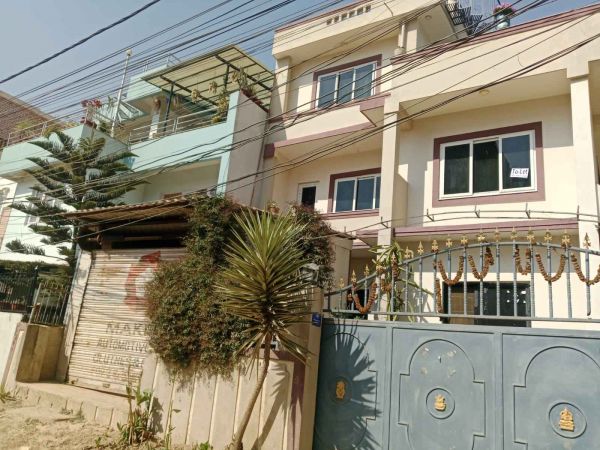 3 Storey House On Sale at Hattiban
