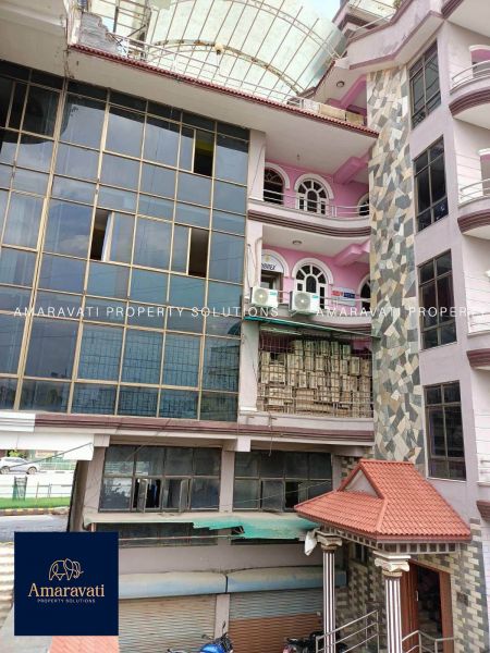 Commercial building on sale