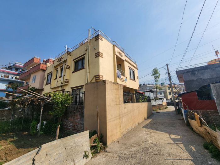 House for sell (Bhangal, near little moon school)