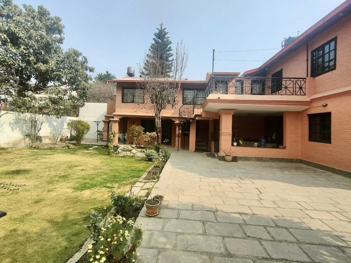 Bungalow on sale at Manbhawan