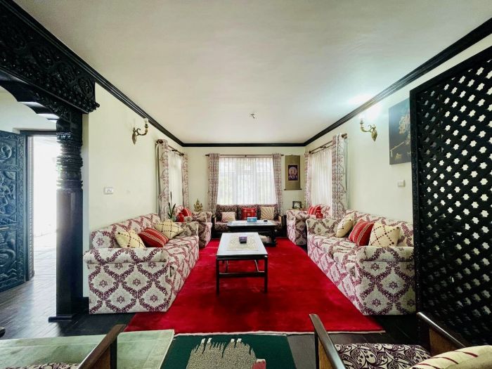 Bungalow on sale at Bansbari