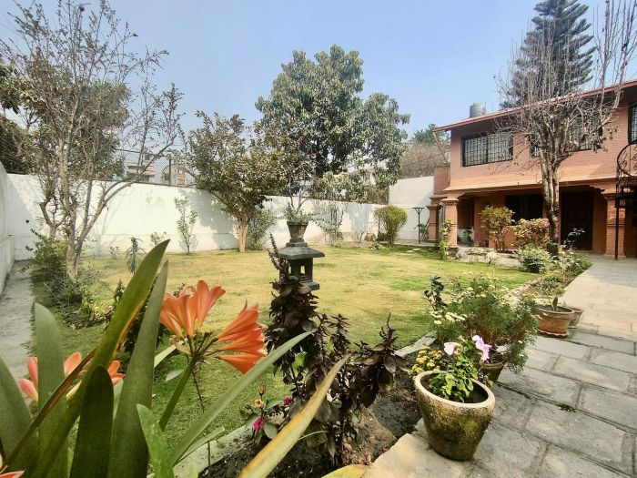 Bungalow on sale at Manbhawan