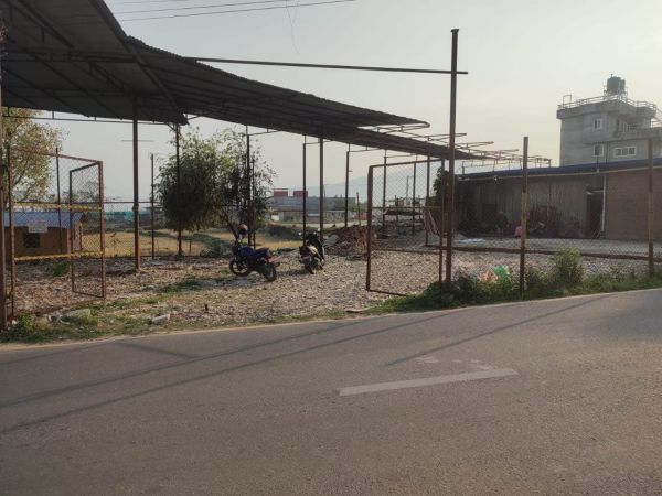 FOR RENT: Shutter + Trust Space On 12 Aana Land