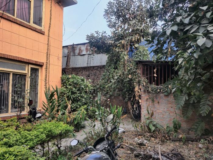 Full house on rent for office