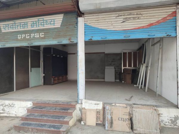 FOR RENT: Shutter + Trust Space On 12 Aana Land