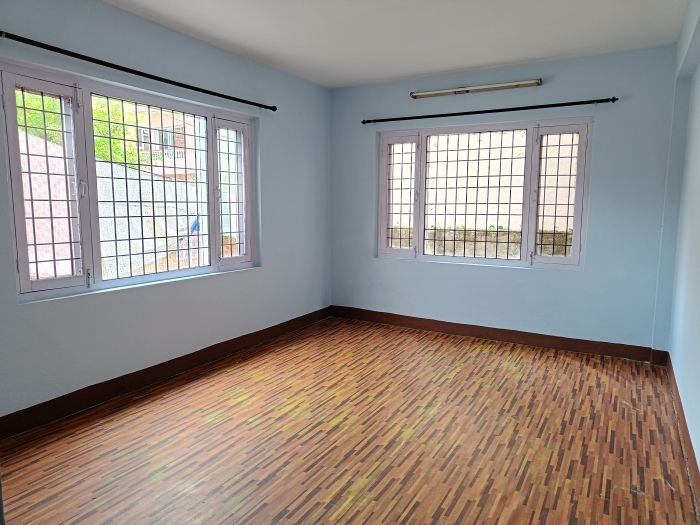 Flat for Rental / Office ( Spacious Parking )