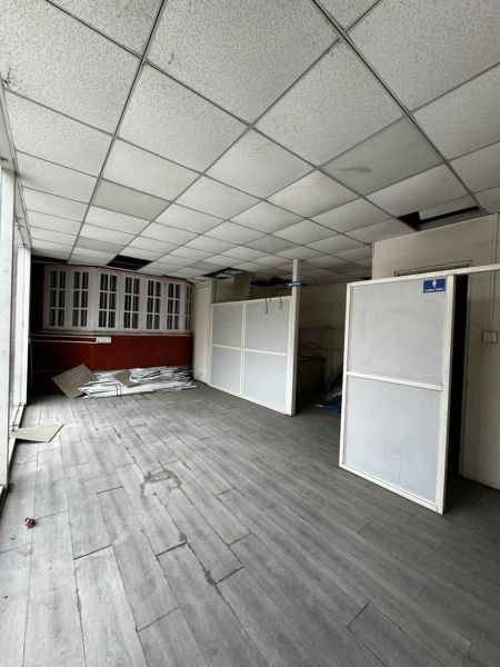 Semi-commercial House On Rent At Kupandol 