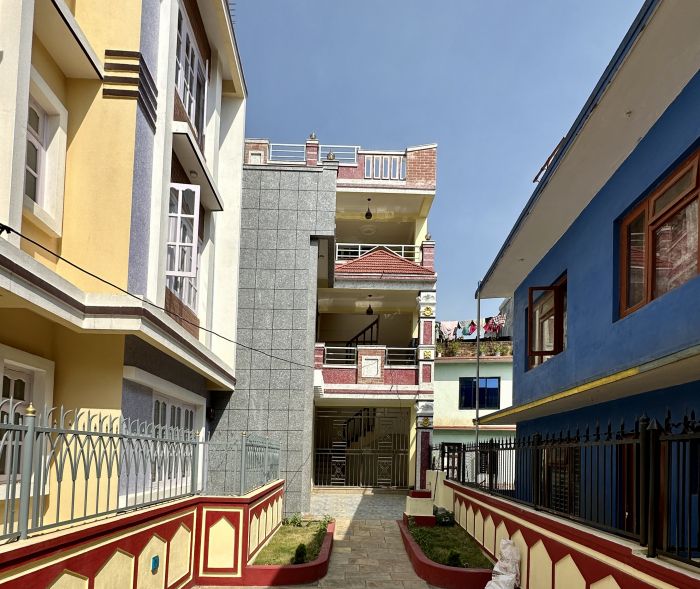Triplex house on sale at Kadaghari