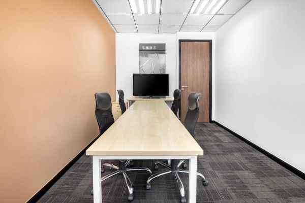 Discover many ways to work your way in Regus Trade Tower
