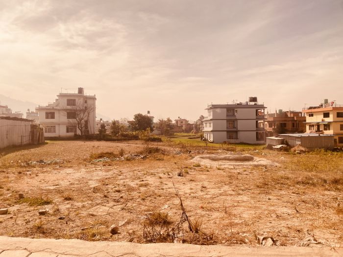 Land around 3 ropani on rent at sirutar main road