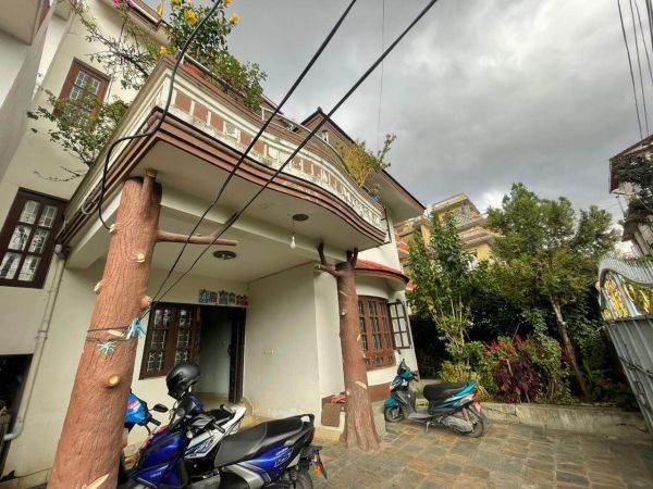 House in KALANKI, For Sale, Price is Negotiable