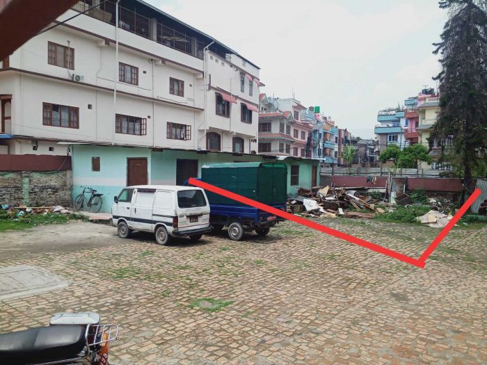 Akarshak location ma jagga bikrima