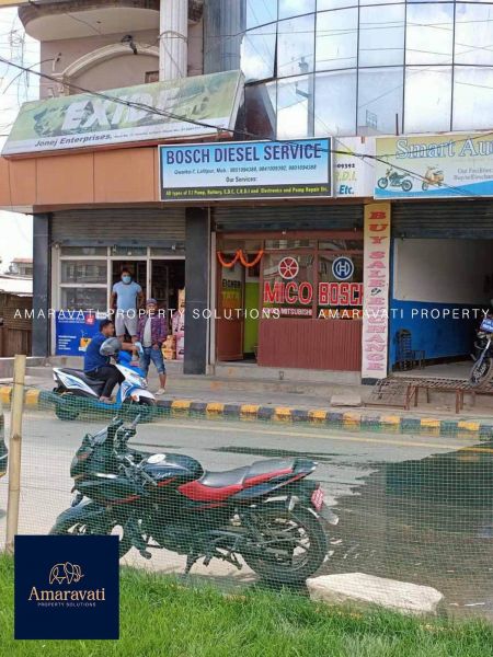 Commercial building on sale