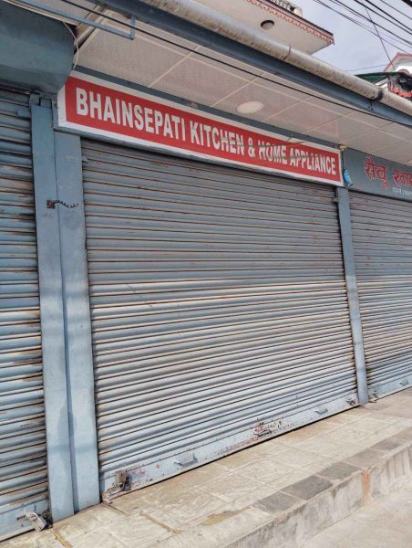 Shutter for rent in bhainsepati, lalitpur