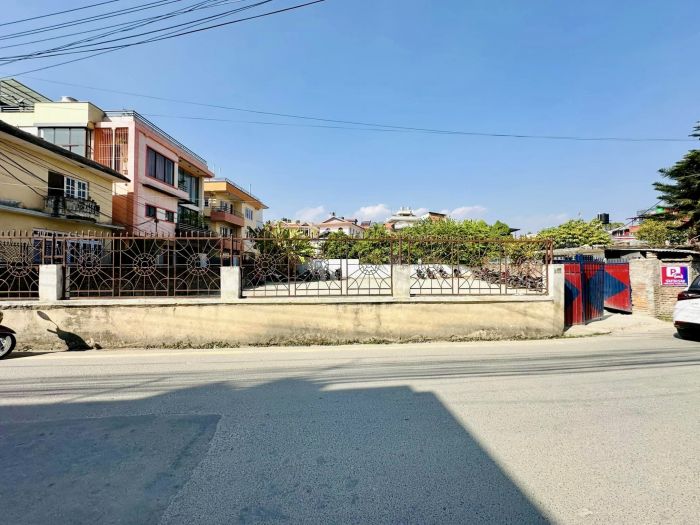 Commercial land on sale at Baluwatar Commercial land on sale at Baluwatar