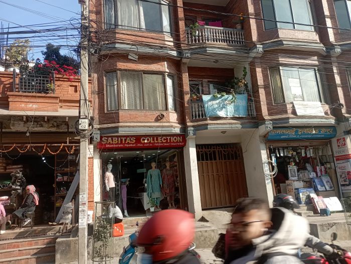 House sale in main road dhumbhari pipalchock