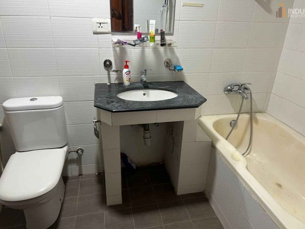 Apartment on Rent, Cityscape