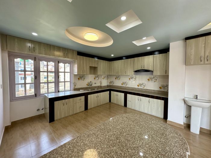 Triplex house on sale at Kadaghari