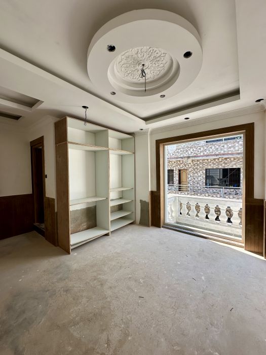 Duplex house on sale at Mandikatar Faat