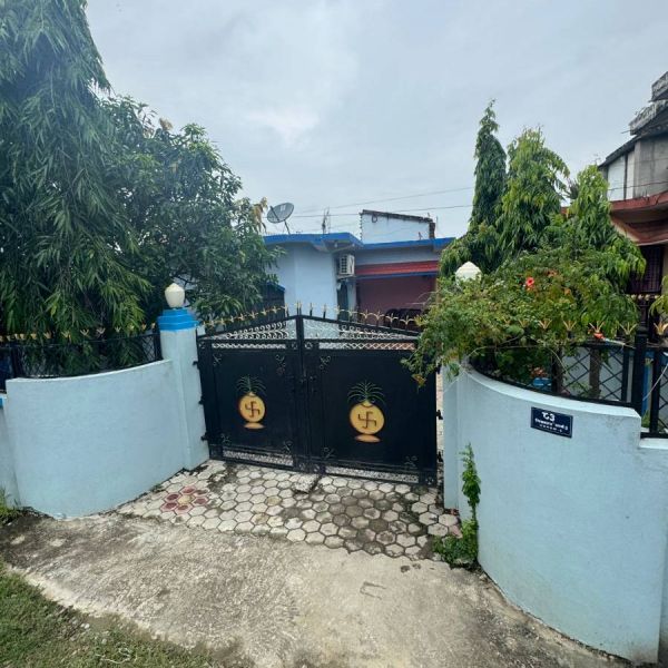 16 dhur land and 1 storey house for sale