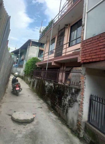 Commercial 3.5sToried house at Kandaghari, Forcepark