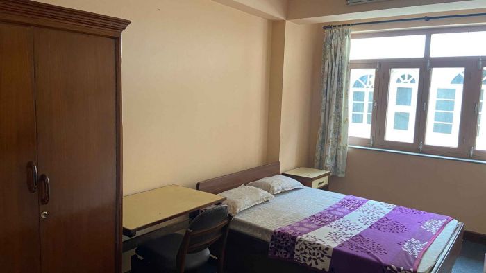 1BEDROOM WITH ATTACHED BATHROOM