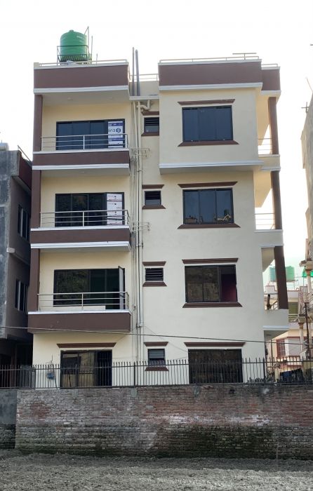 4.5 Aanama baneko 3.5 talla Ghar Goldhunga LolangPhant on Rs 2.9 Crore