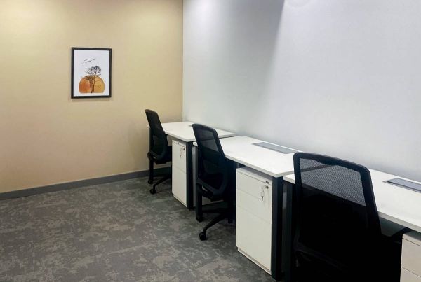 Workspaces, services and support to help you work better in Regus IT Plaza