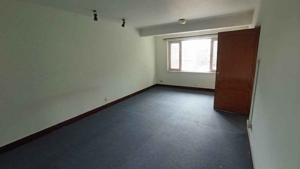 house on rent at golfutar