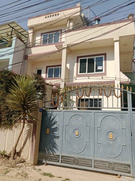 3 Storey House On Sale at Hattiban