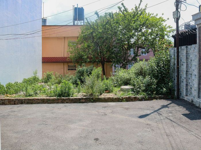 4 aana Land for Sale on Pitched Road at Golfutar