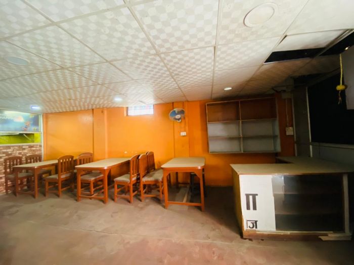 5 Shutter on rent 12*20 each at center Kupondoel