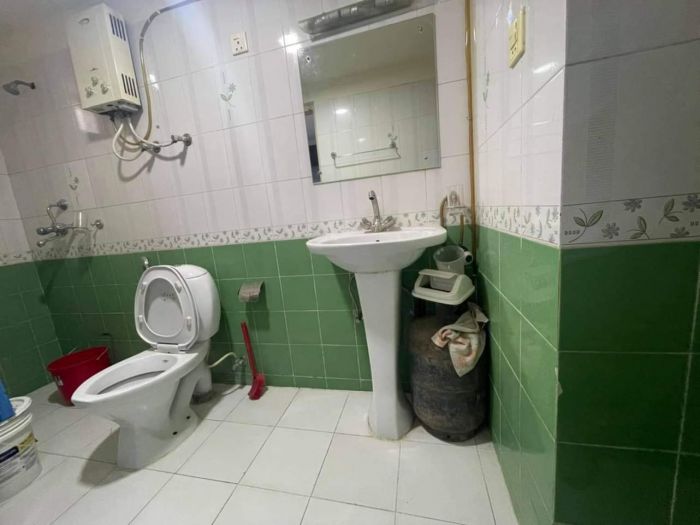 For Rent :- 4 BHK Fully Furnished Apartment on Rent at Dhobighat sunrise Tower