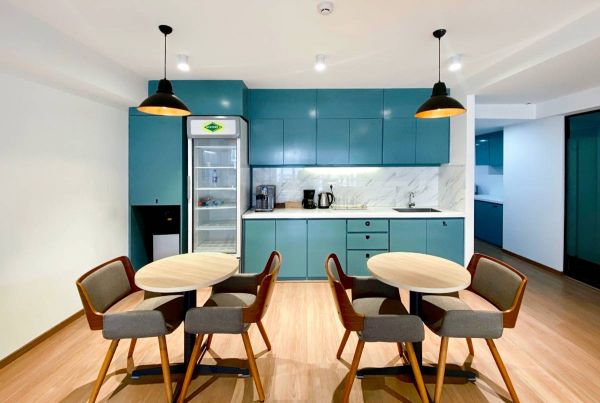 Workspaces, services and support to help you work better in Regus IT Plaza