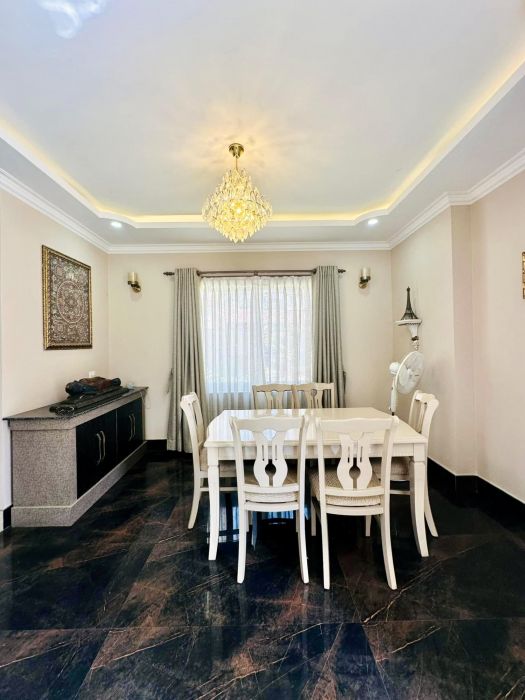 Bungalow on sale at Ganesh Chowk