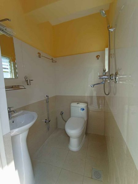 house on sale near grande hospital